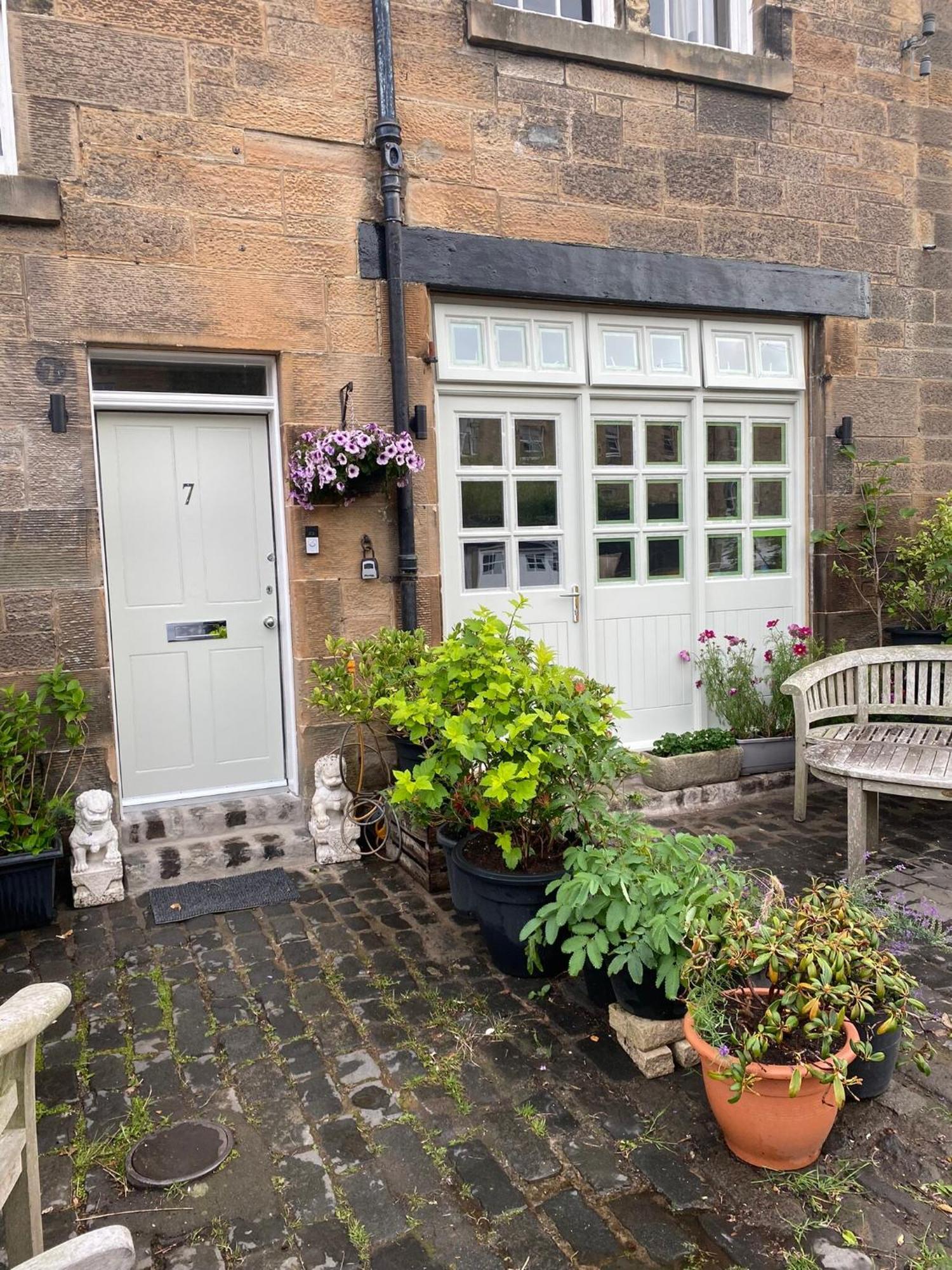 7A The Mews - Cottage In The City Единбург Екстериор снимка